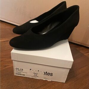 Footnotes Black Suede Wedge Heel Dress Pumps Shoes